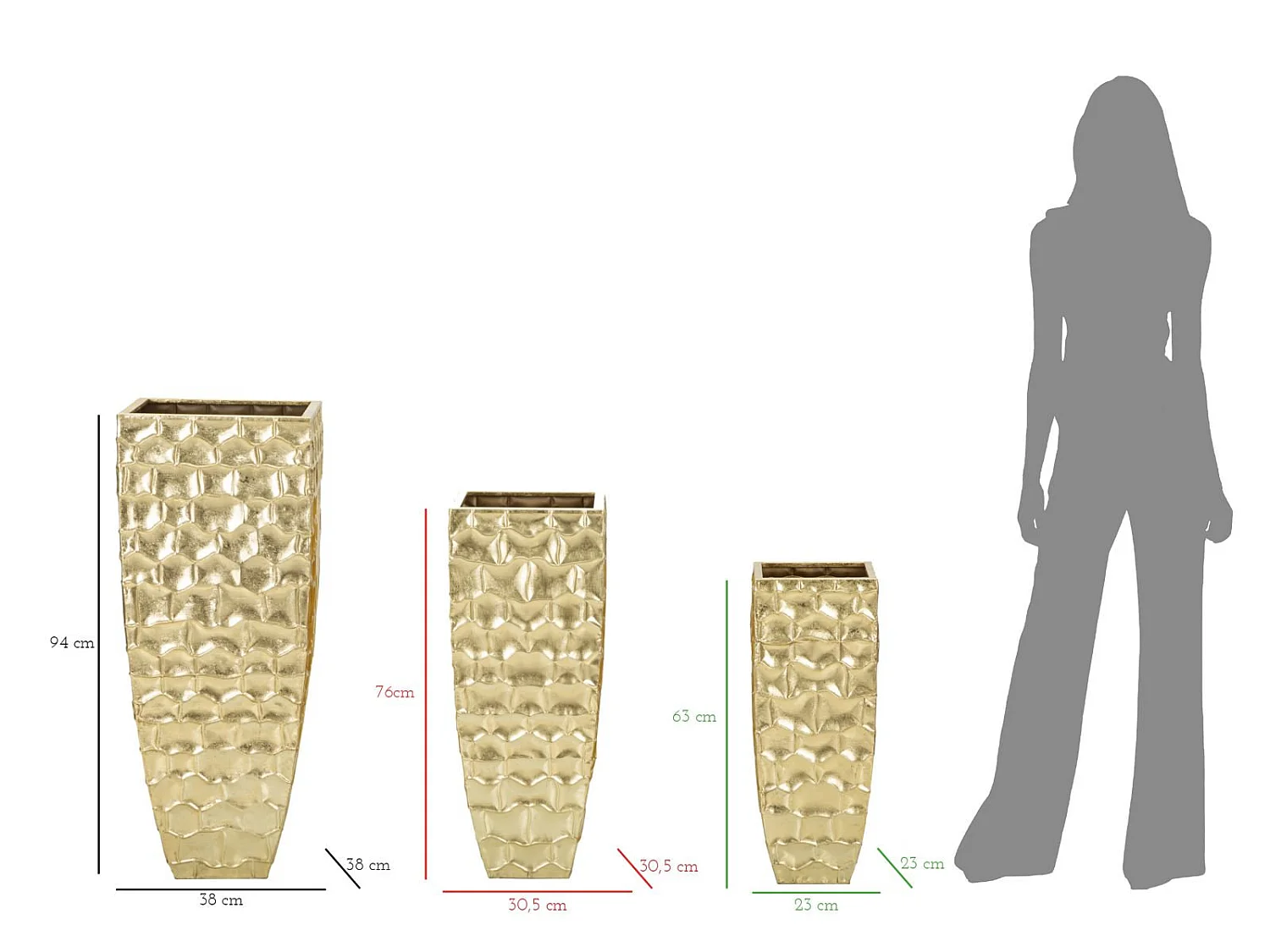 Juego de 3 elegantes jarrones cuadrados de metal dorado: trío con decoraciones irregulares en relieve de estilo glamuroso.