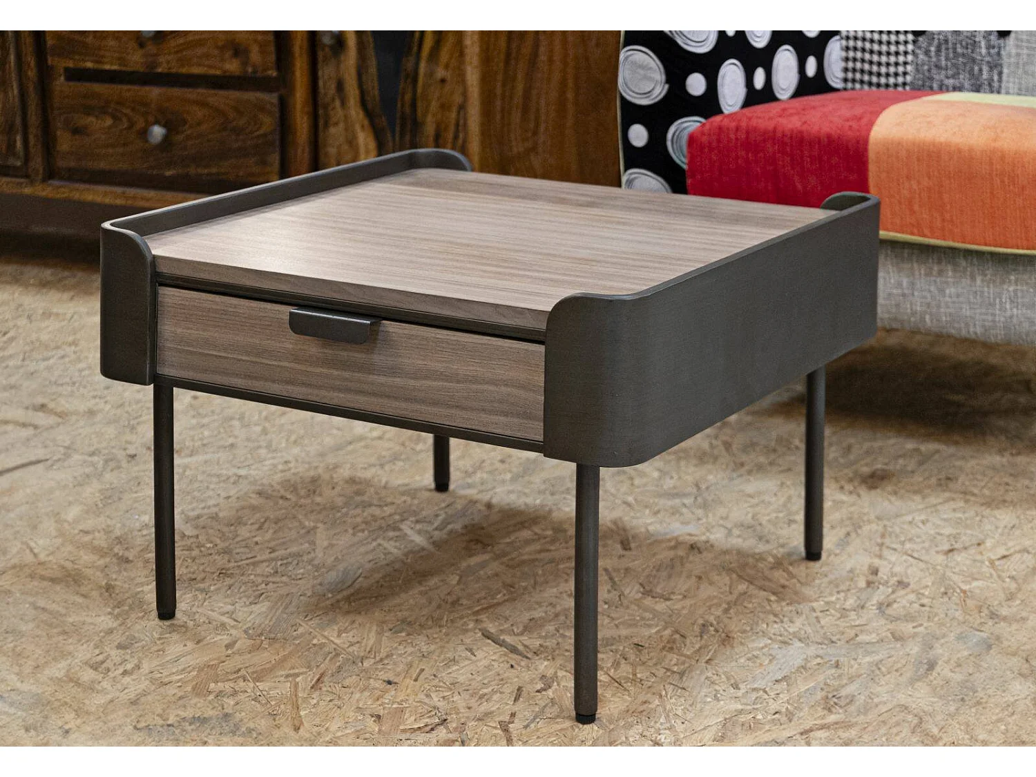 Dmora - Tavolino da salotto Icona, 60x60 h41 cm, Grigio e Marrone