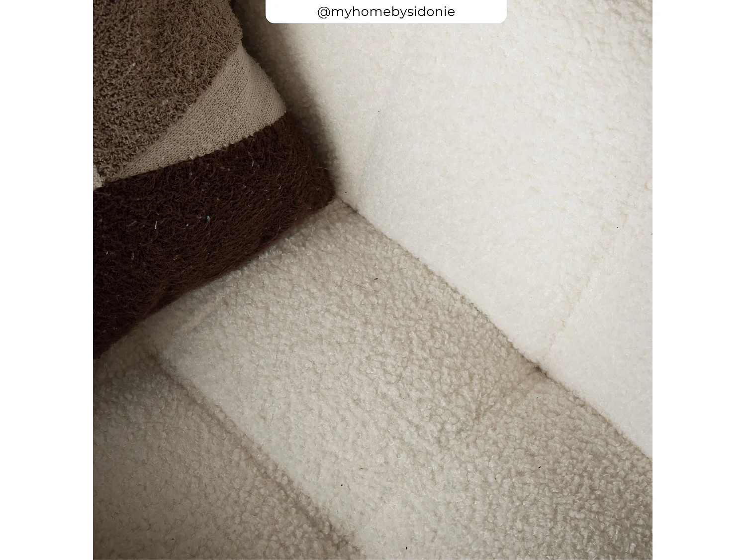 Poltrona in tessuto bouclé bianco - Simba