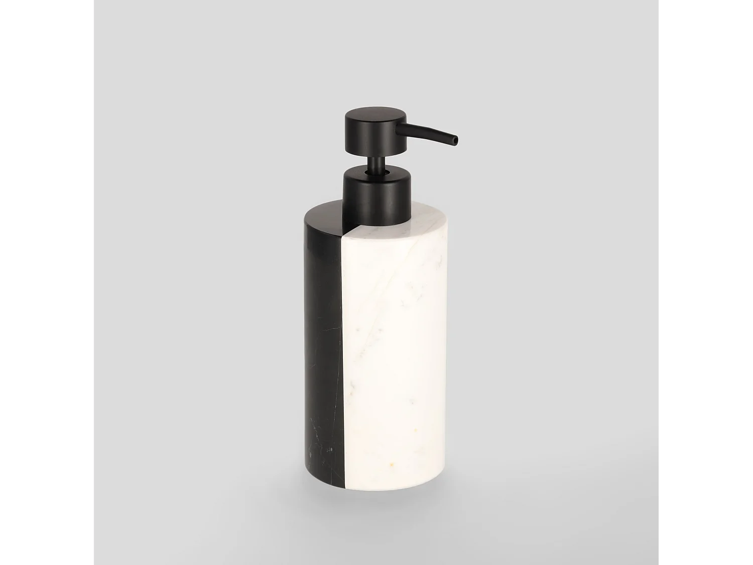 Badspender Murillo Mittelschwarz 18 x 7