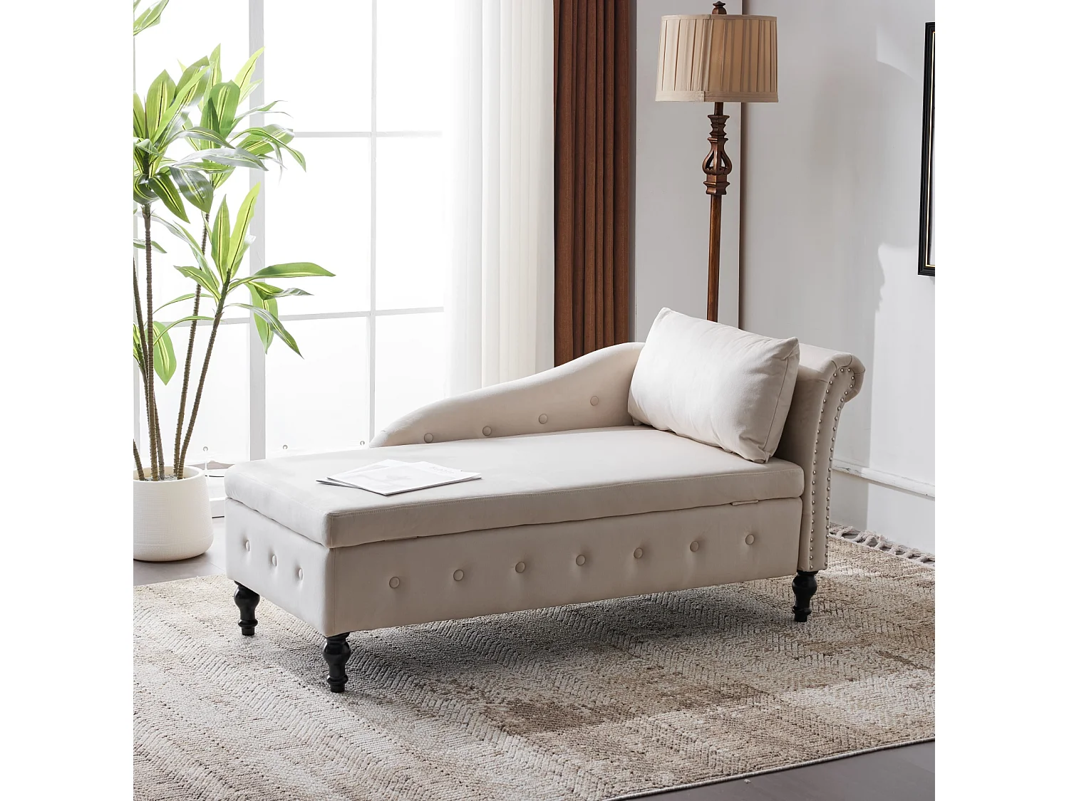 Divano chaise longue in velluto - chaise longue 144x62x69cm - con finiture borchiate e puntine, bracciolo destro - Beige