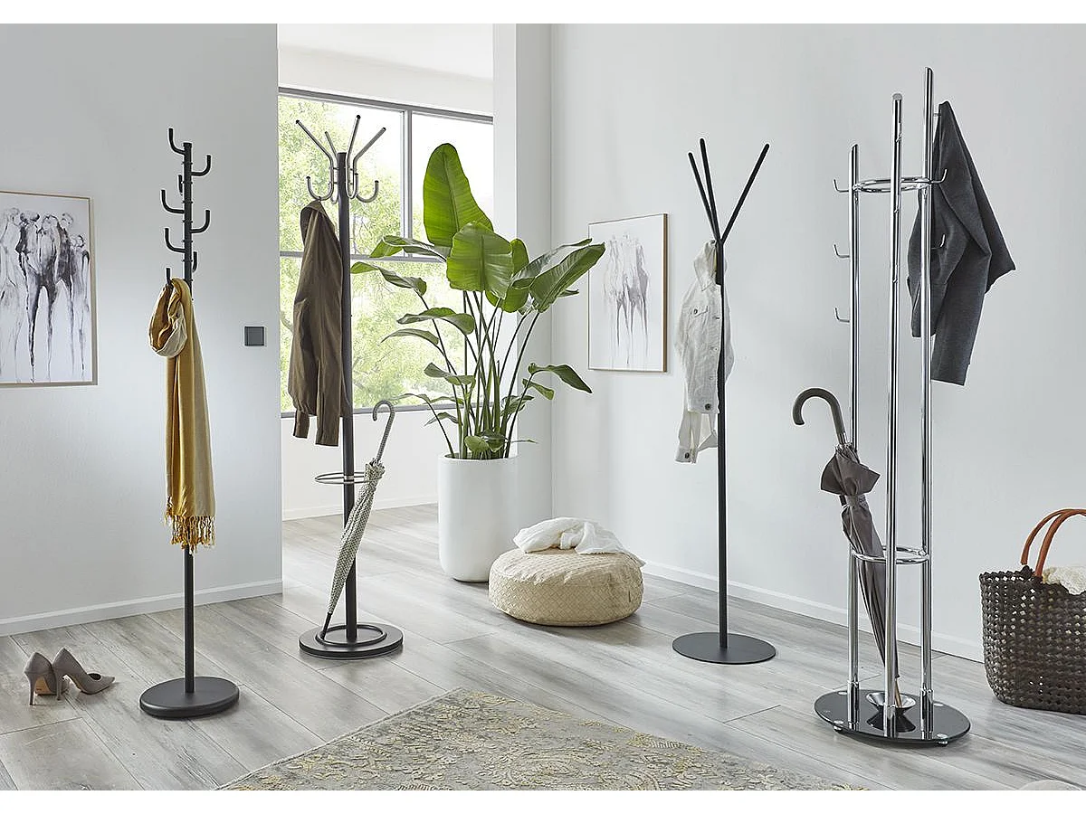 Porte-manteau avec 8 crochets en métal coloris noir  - diamètre 29  x hauteur 170 cm