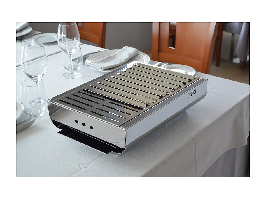 Barbecue portatile in acciaio inox TRENDY, compatto ed elegante – 44 x 29,5 x 12 cm