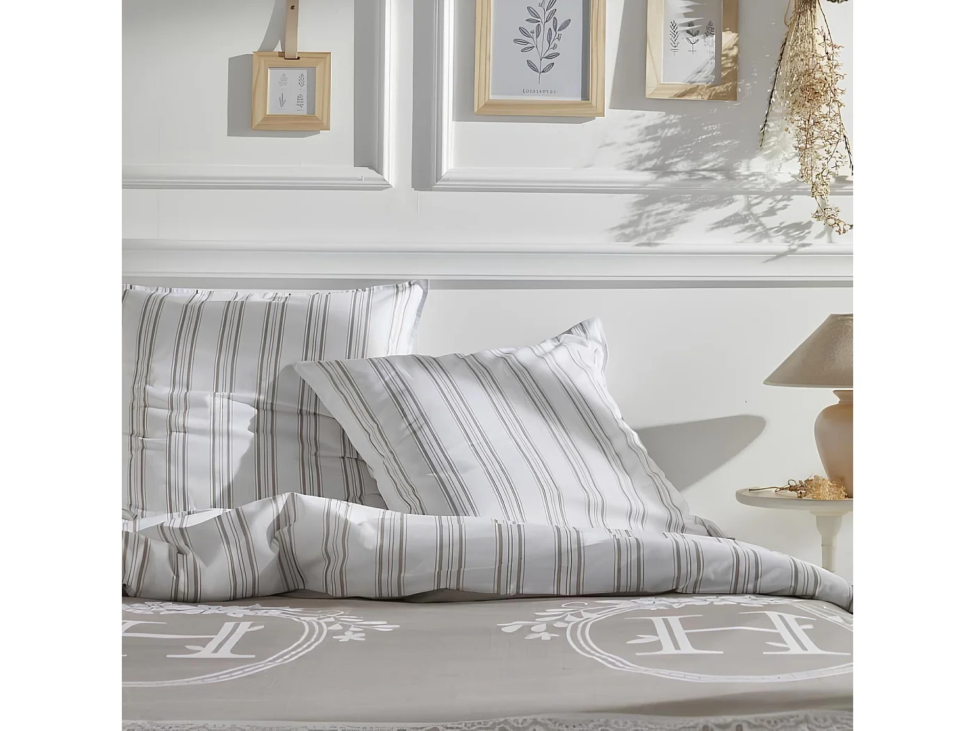 Copripiumino stampato + 2 quadranti coordinati, 100% cotone. M/HomeLine.01 220x240cm