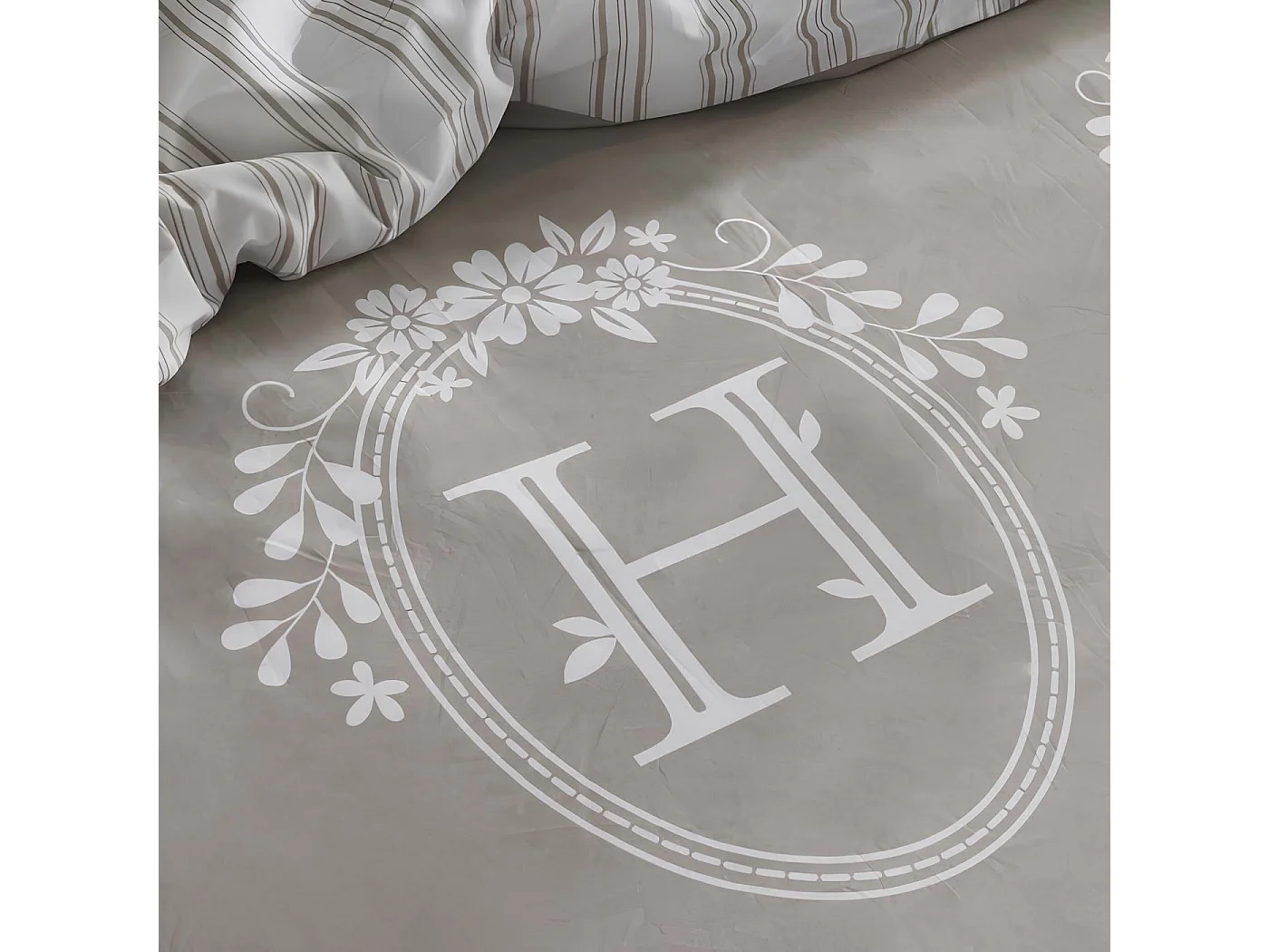 Copripiumino stampato + 2 quadranti coordinati, 100% cotone. M/HomeLine.01 220x240cm