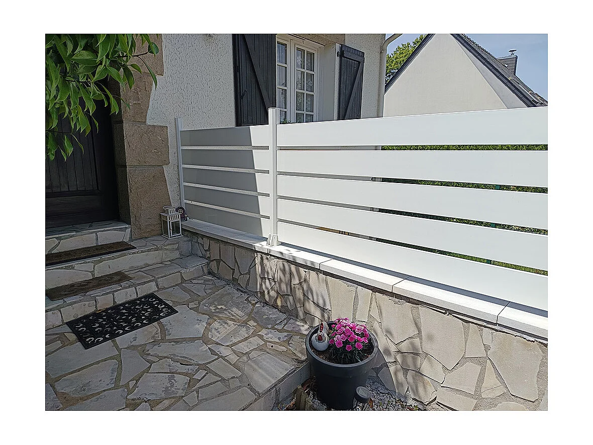 Recinzione pannelli traforati 5 doghe L 1911 x H 915 mm - Bianco brillante RAL9010