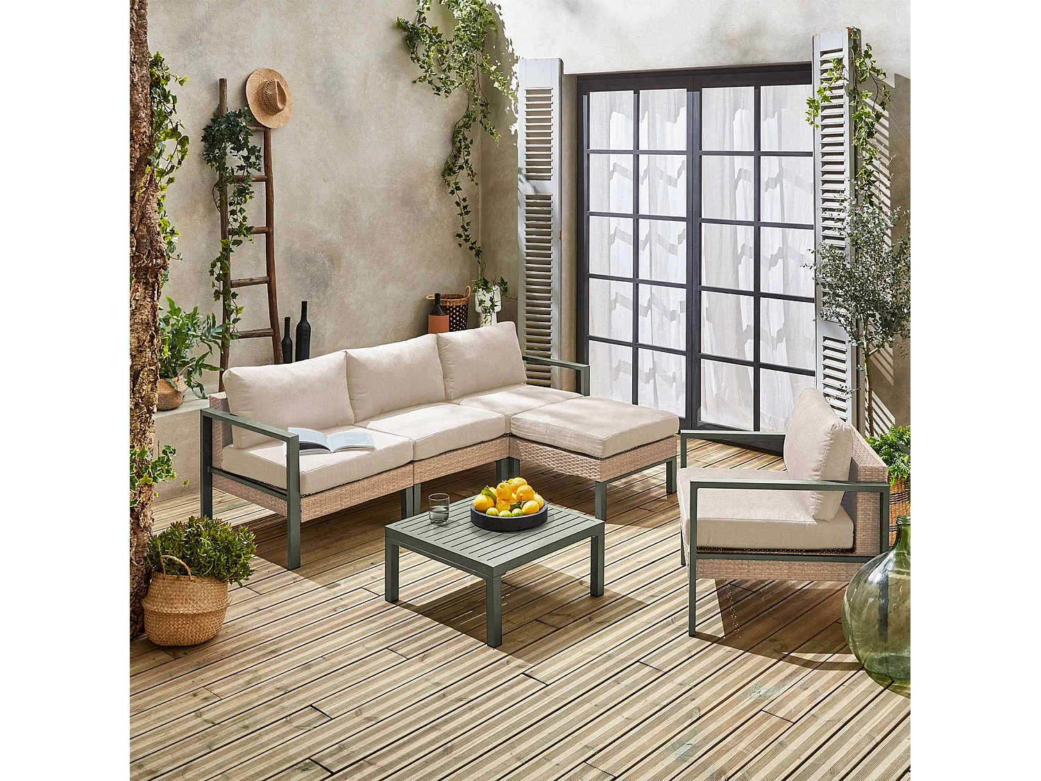 Salon de jardin VELLETRI. beige. aluminium. résine tressée. 5 places L68 x P74 x H63/76cm