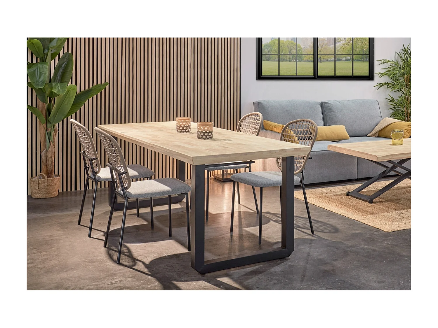 Mesa de comedor extensible de 77x80x148-180-220 cm en roble nordish y patas negras Jack
