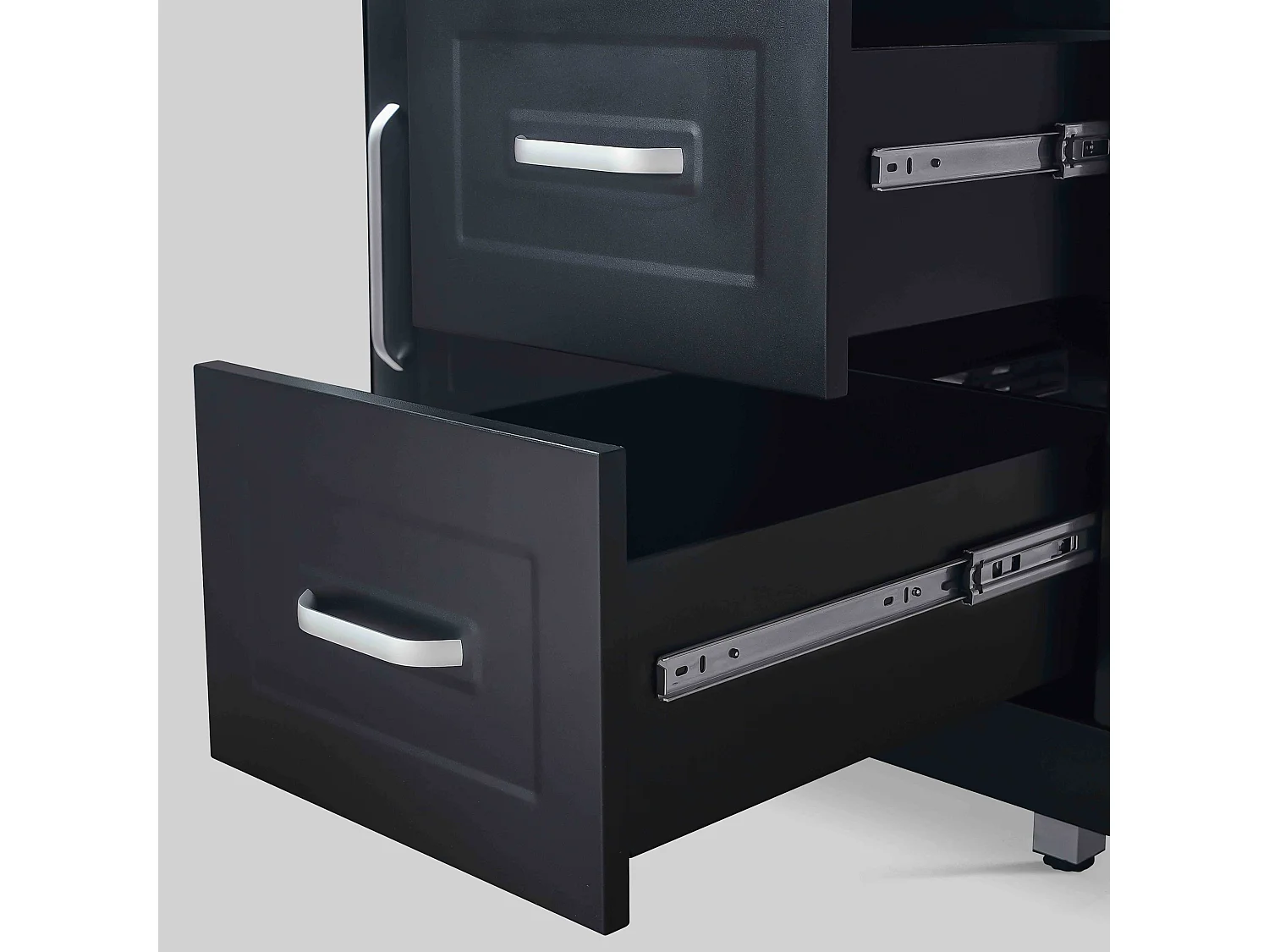 elementen buitenkeuken met zwarte barbecue