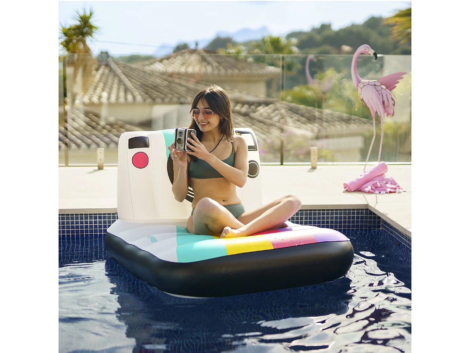 Materassino Gonfiabile per Spiaggia o Piscina Bestway Pose n´float 127x102 cm con Multicolore a Forma di Macchina Fotografica