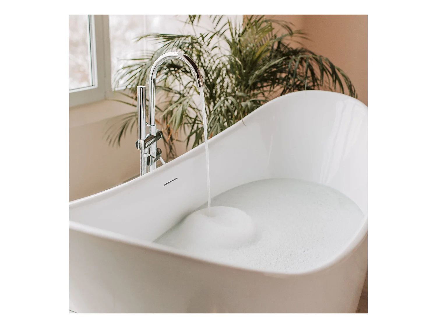 Freistehende Badewanne Rea Ferrano 150 White