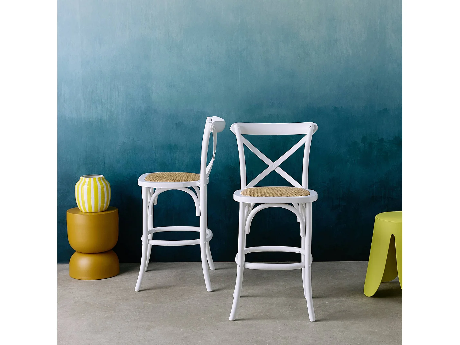 Lot de 2 tabourets de bar bistrot vintage en bois blanc avec repose-pieds