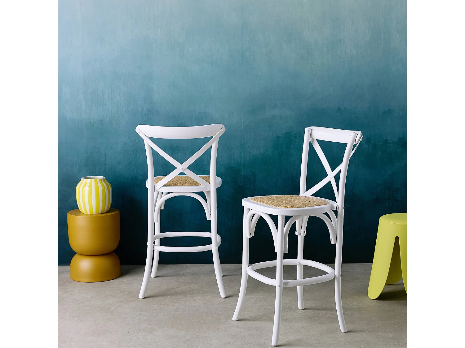 Lot de 2 tabourets de bar bistrot vintage en bois blanc avec repose-pieds