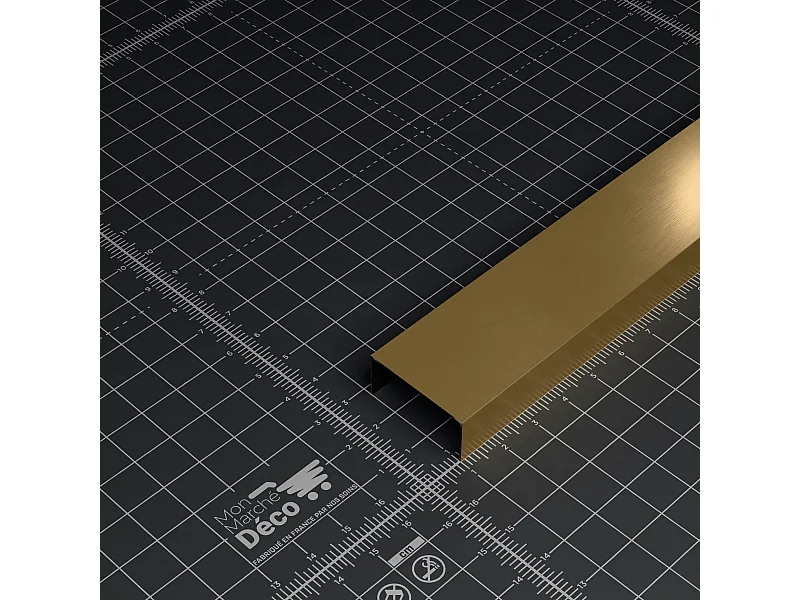 Profilé U Décoratif pour Panneau Tasseau Bois - Or - 20 cm