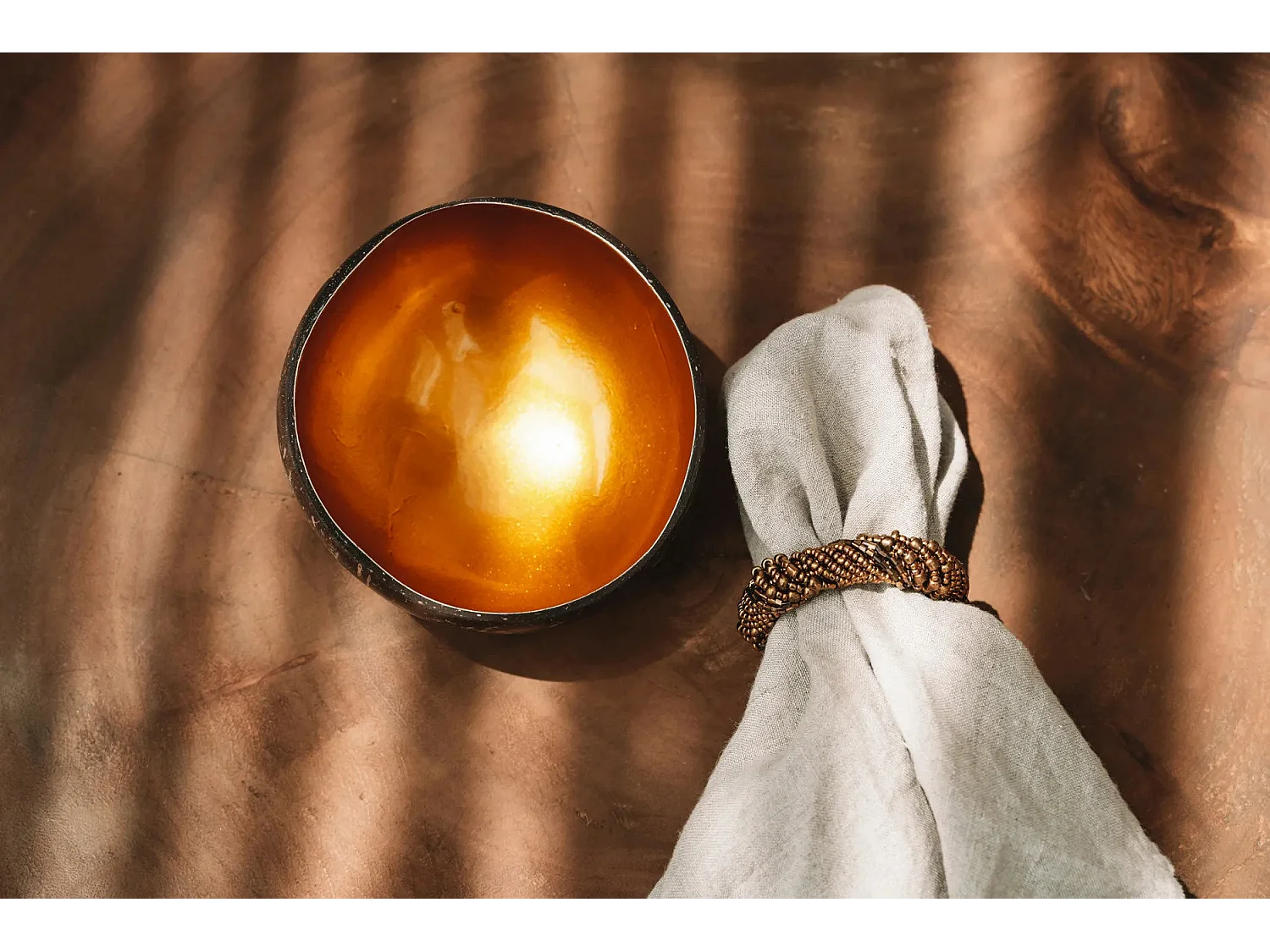 El Cuenco De Coco Para Comida - Natural Dorado