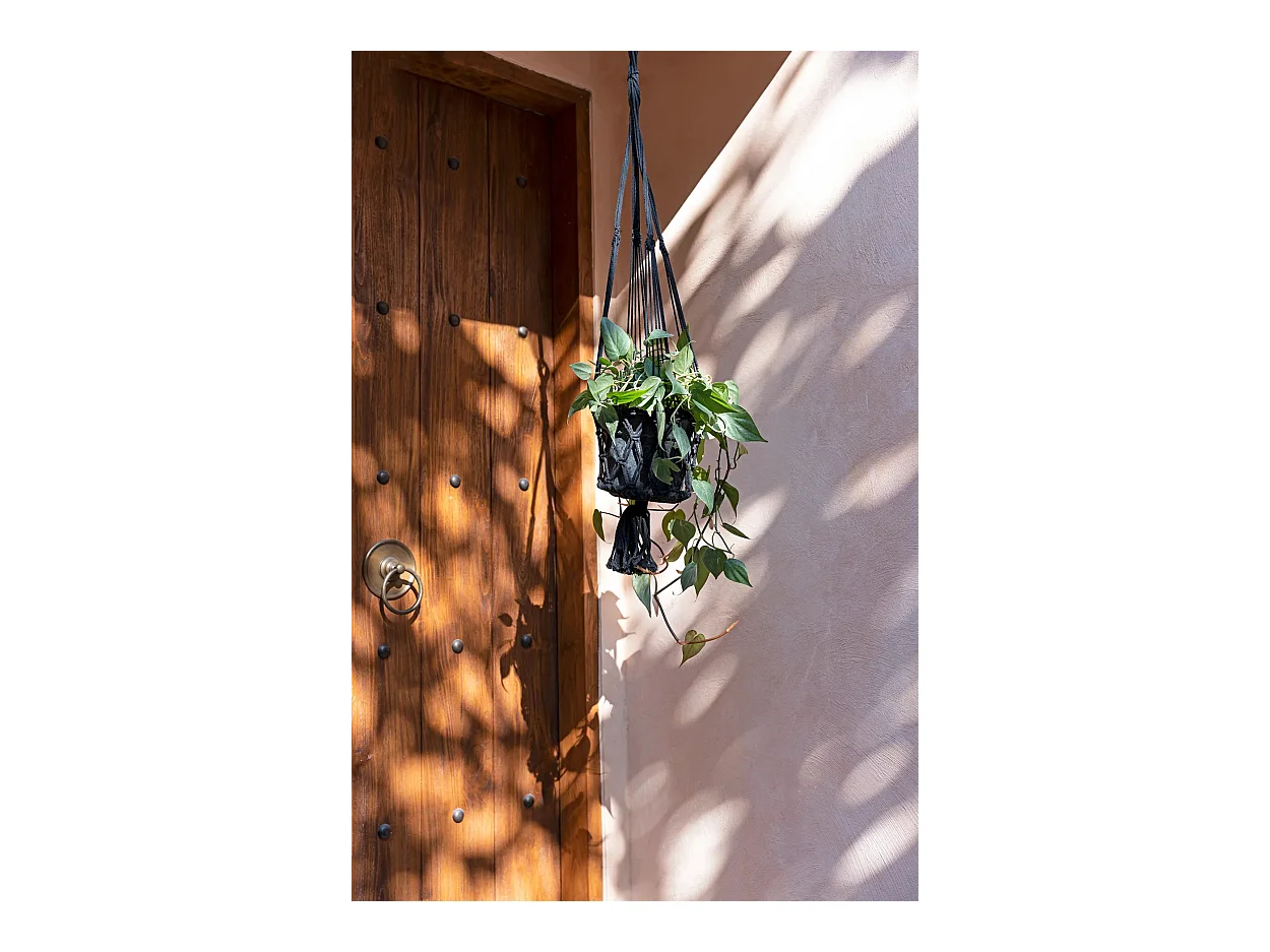 Der Makramee Pflanzenanhänger - Schwarz - L