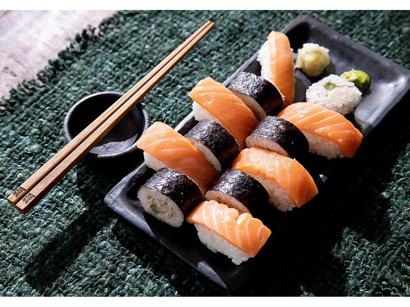 Der Gebrannte Sushi Teller - Schwarz - L