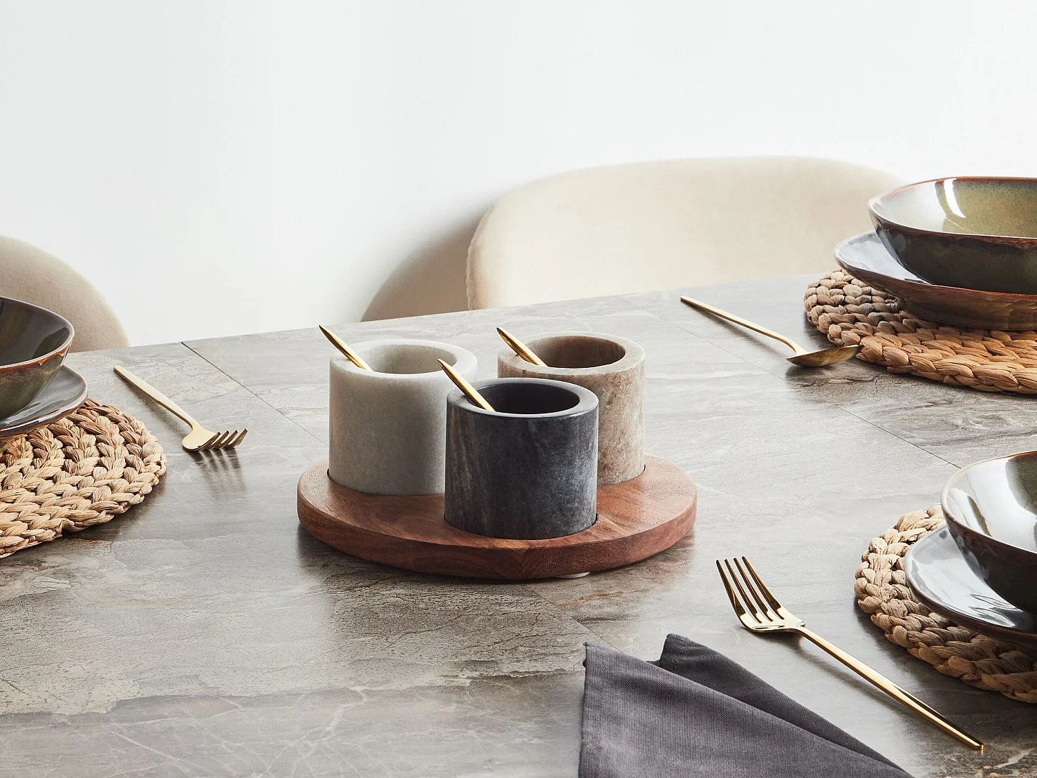 Plateau à 3 compartiments avec cuillère HERAKLION Pierre Multicolore