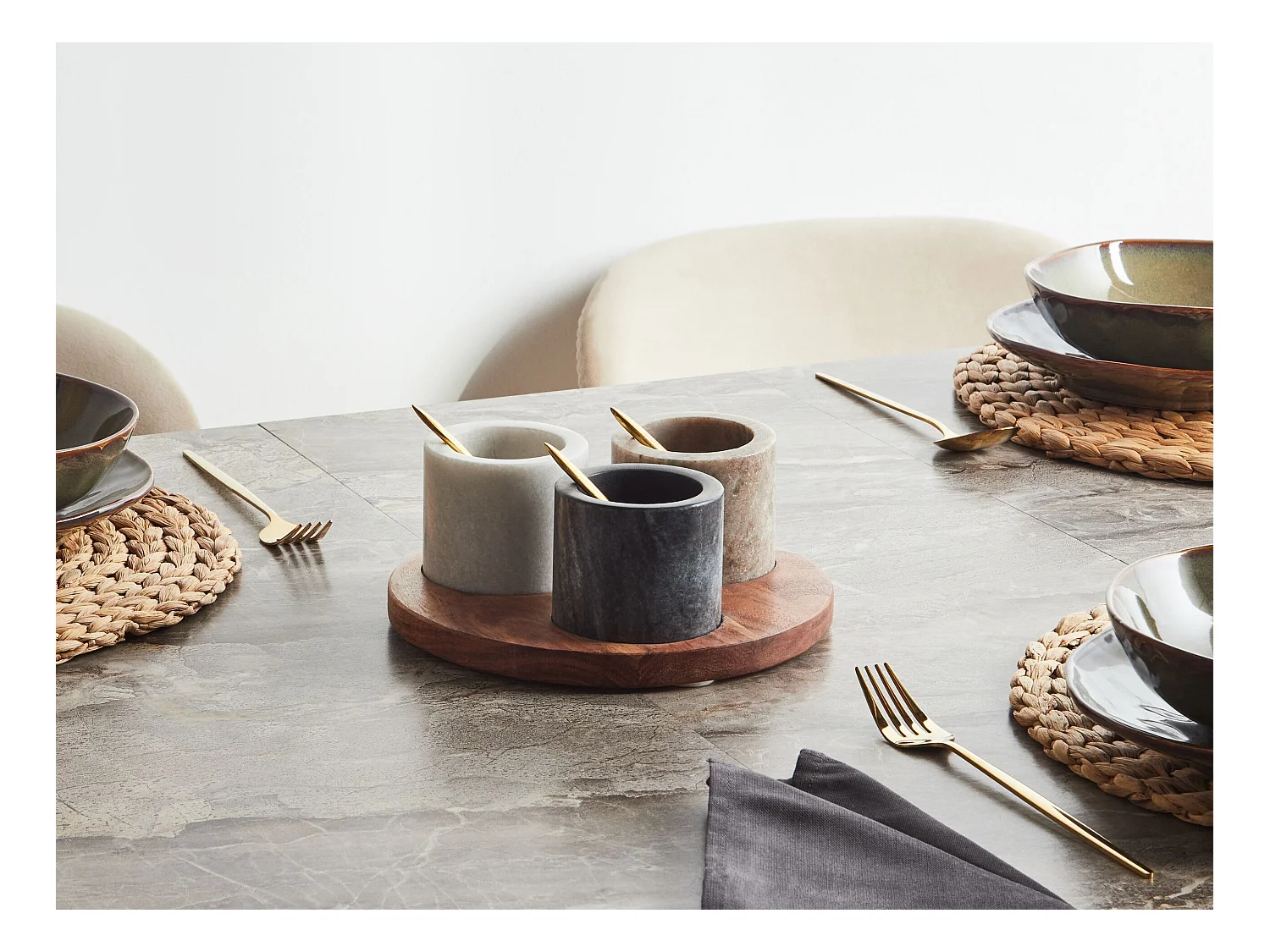 Plateau à 3 compartiments avec cuillère HERAKLION Pierre Multicolore