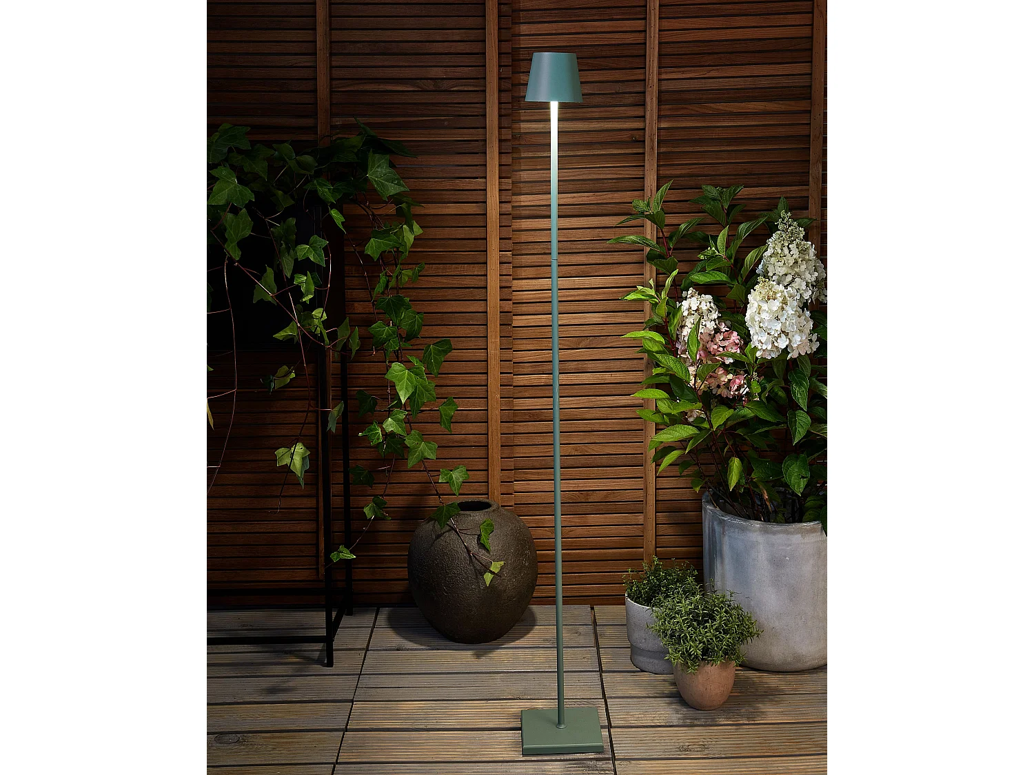 Lampada da terra senza fili a LED GAVARRESA Metallo Verde