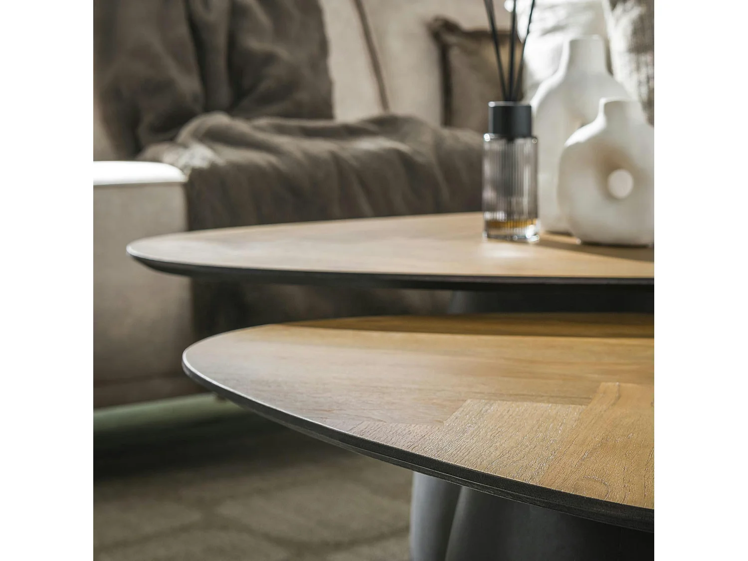 Table basse en bois de teck et métal motif chevron (lot de 2) MAYA