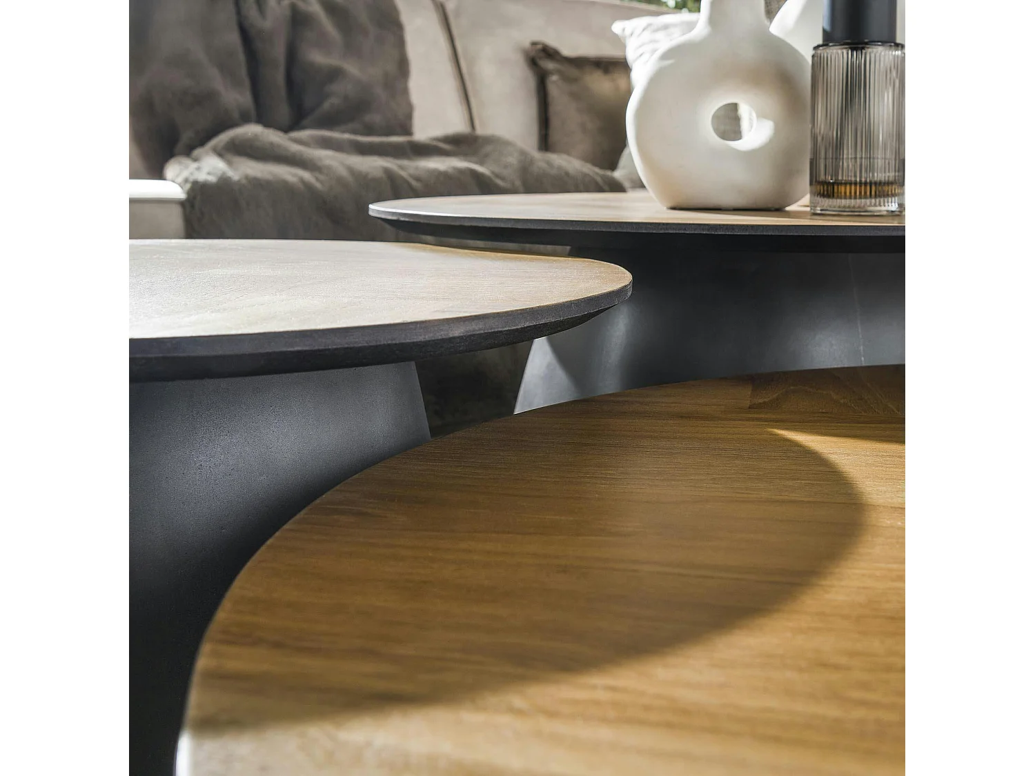 Table basse ronde en bois de teck et métal motif chevron (lot de 3) MAYA