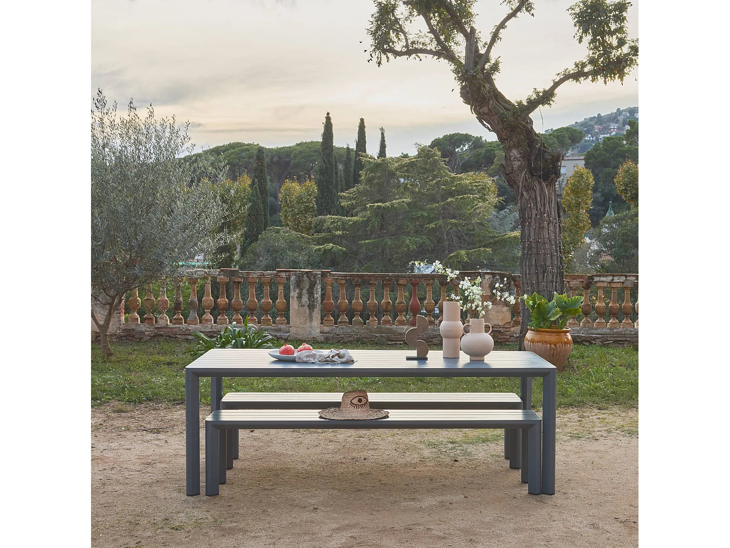 Tavolo da giardino in alluminio con 2 panchine per 8 persone,