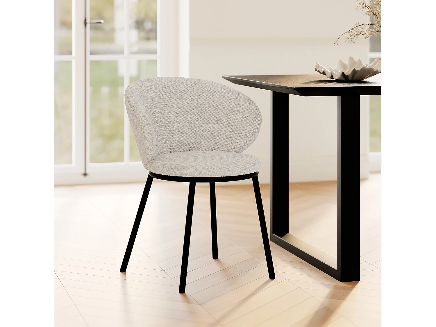 Chaise en tissu beige et pieds en métal noir - Angèle