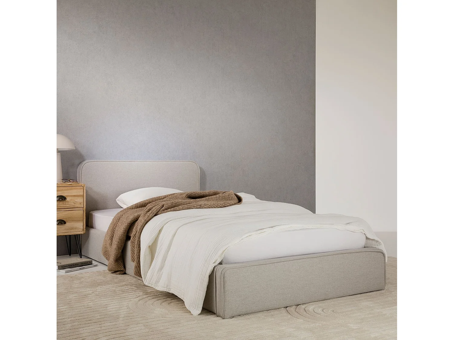 Lit simple BELARTI 90x190 cm, Revêtement en tissu, Lit style moderne pour 1 personne, Cadre de lit avec sommier inclus, Gris clair