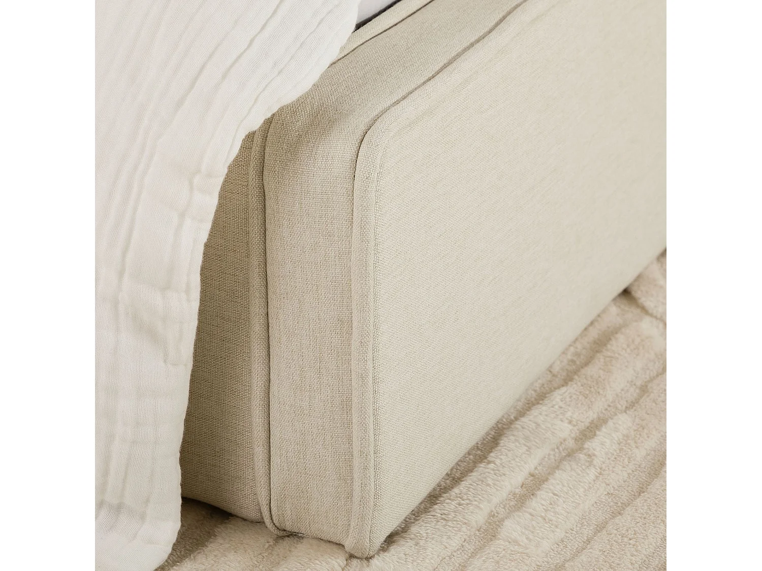 Lit simple BELARTI 90x190 cm rembourré, Revêtement en tissu, Lit style moderne pour 1 personne, sommier inclus, Blanc crème