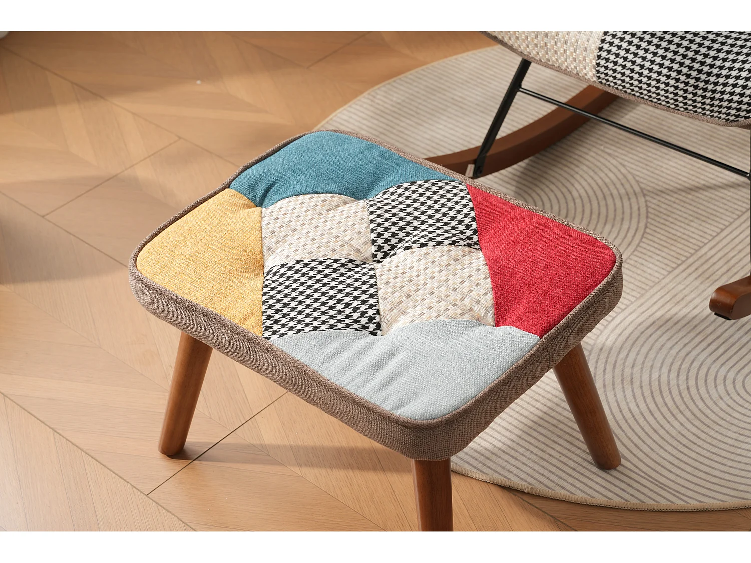 Sedia a dondolo con poggiapiedi - 69,5 x 50 x 88,5 cm - Spugna + fibre di polipropilene - Multicolor