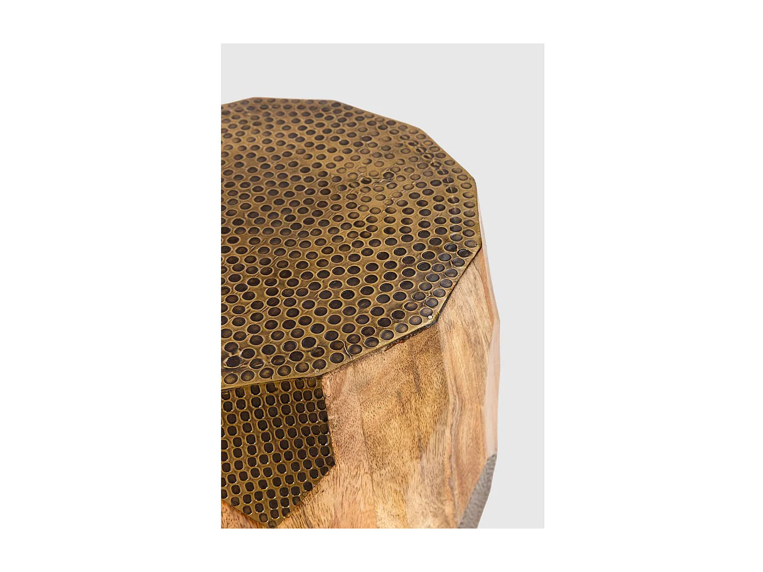 Mesa auxiliar de rincón modelo Fabiola en madera de mango, 46cm(alto) 29cm(ancho) 29cm(fo