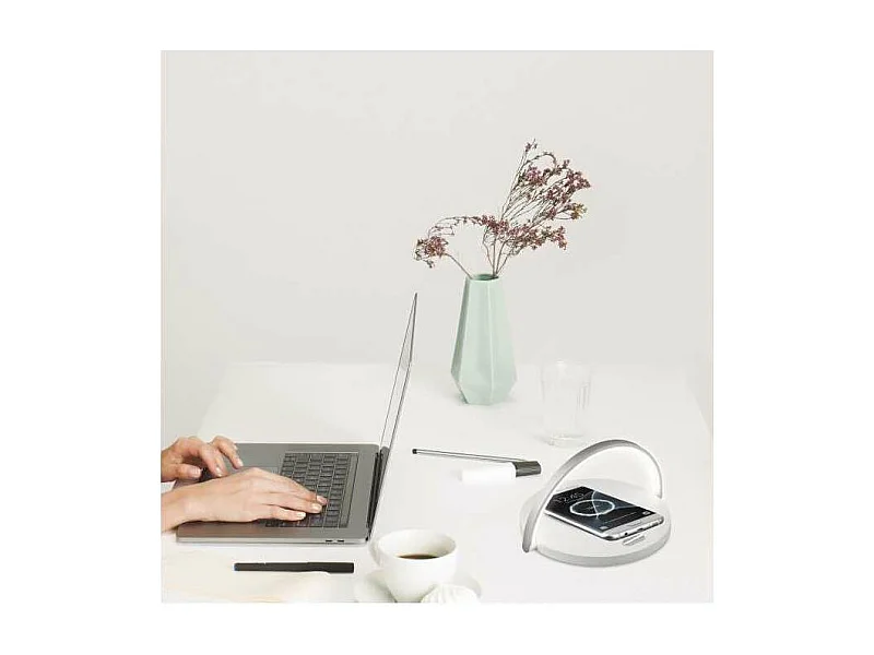 Sobremesa con cargador modelo Luxo acabado blanco 10cm(alto) 20 cm(ancho) 20 cm (fondo)