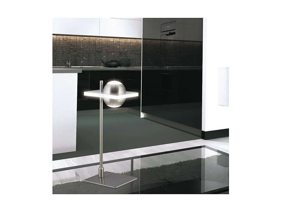 Sobremesa modelo Fanton acabado niquel satinado 37 cm(alto) 12 cm(ancho) 15 cm (fondo).