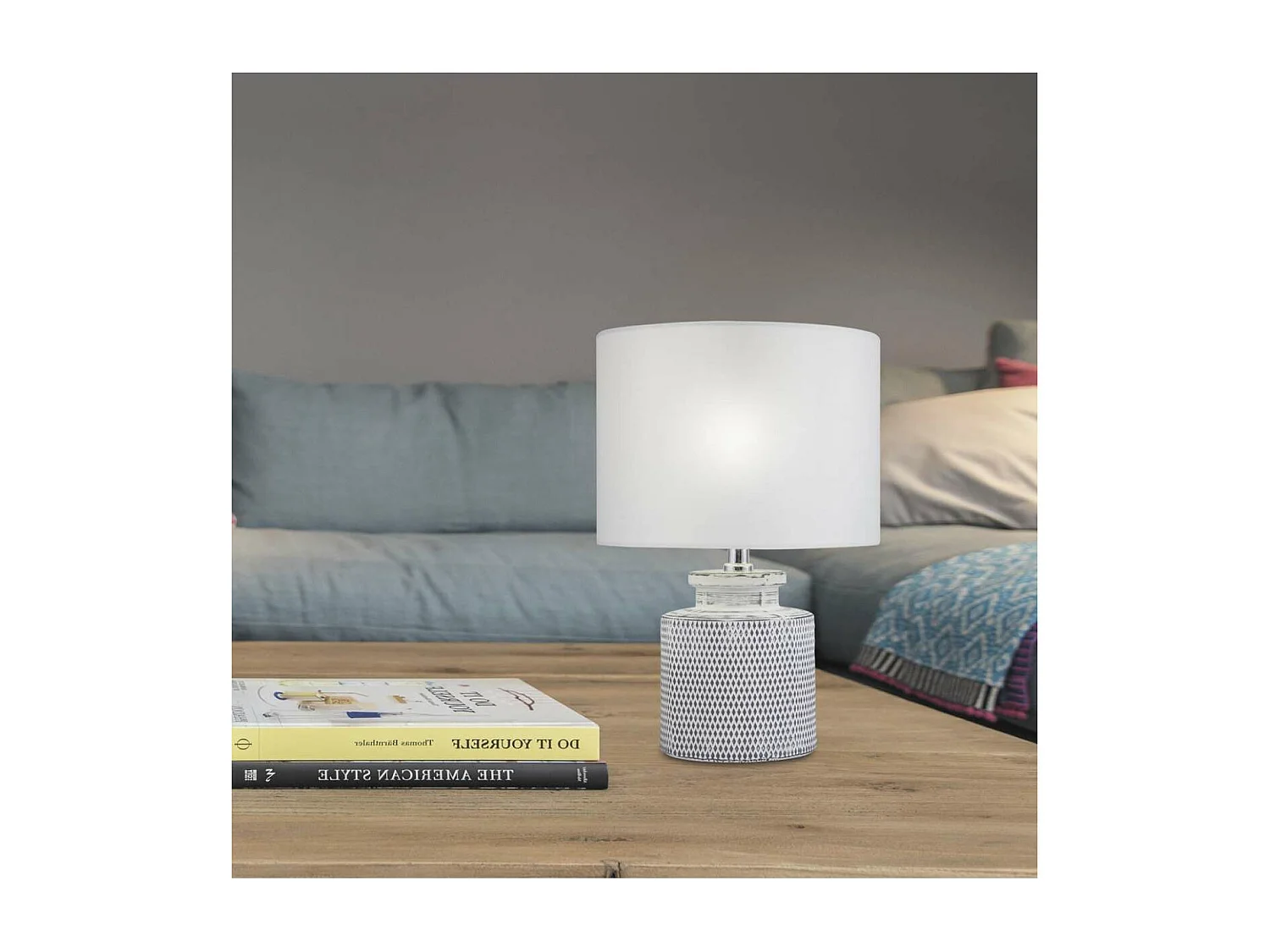 Sobremesa modelo Hilton acabado cromo 34 cm(alto)23 cm(ancho)23 cm(largo)