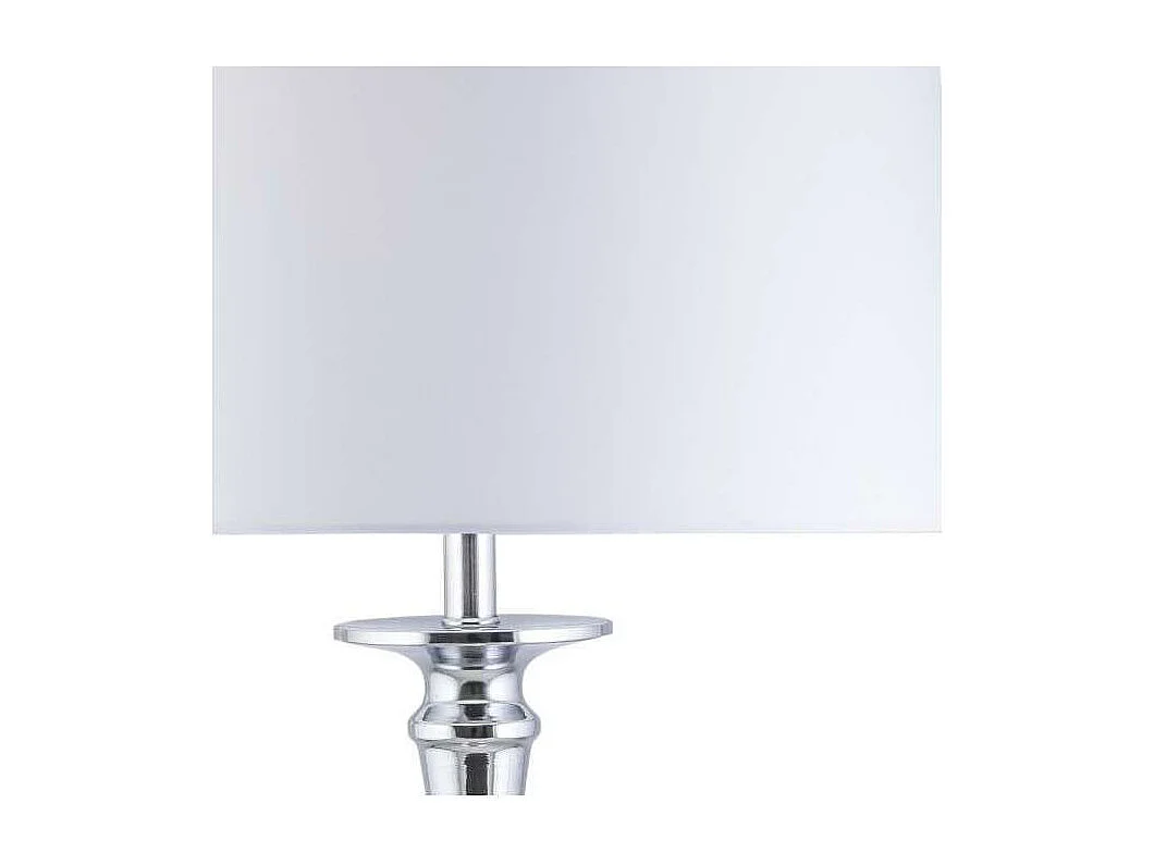 Lámpara de sobremesa rinconera modelo Tudor acabado cromo 70cm(alto) 36cm(ancho).