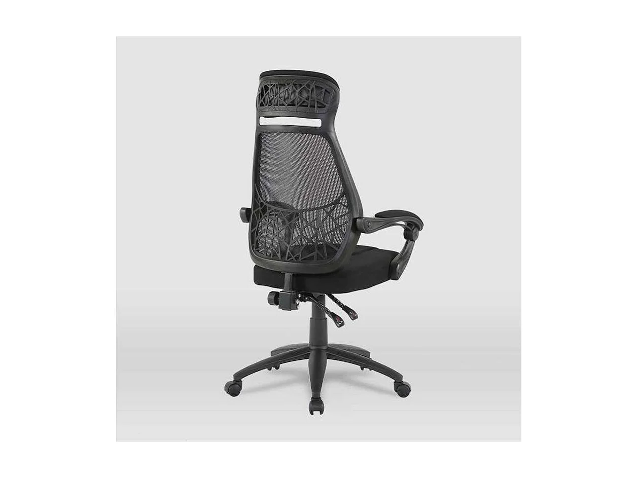 Silla de oficina Erika en negro. Alto: 114,5-122,5, Ancho: 62, Fondo: 58.