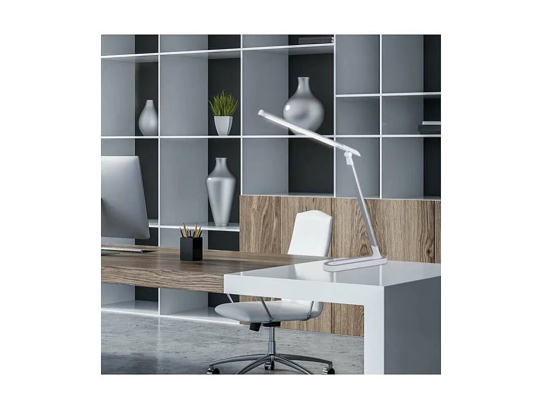 Flexo led modelo Karim acabado plata, 42cm(alto) 6cm(ancho) 24cm(largo).