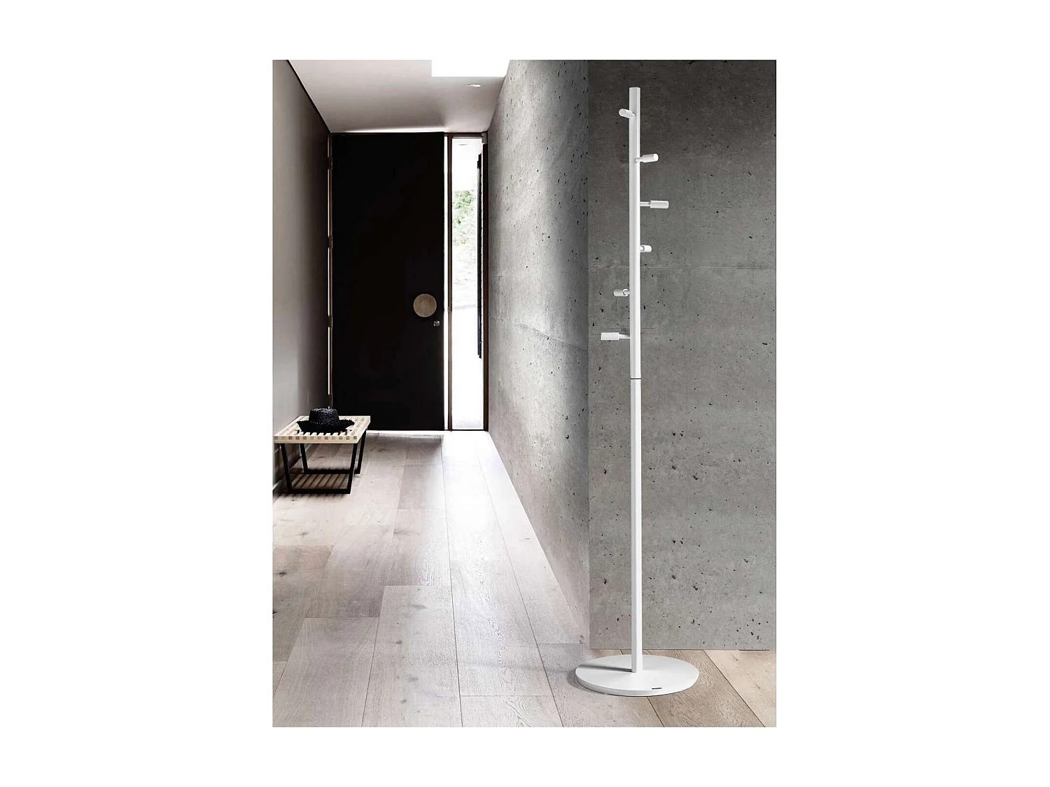 Perchero moderno mod. 401 herrajes cromo satinado lacado blanco, 185 cm(alto)35 cm(ancho)3