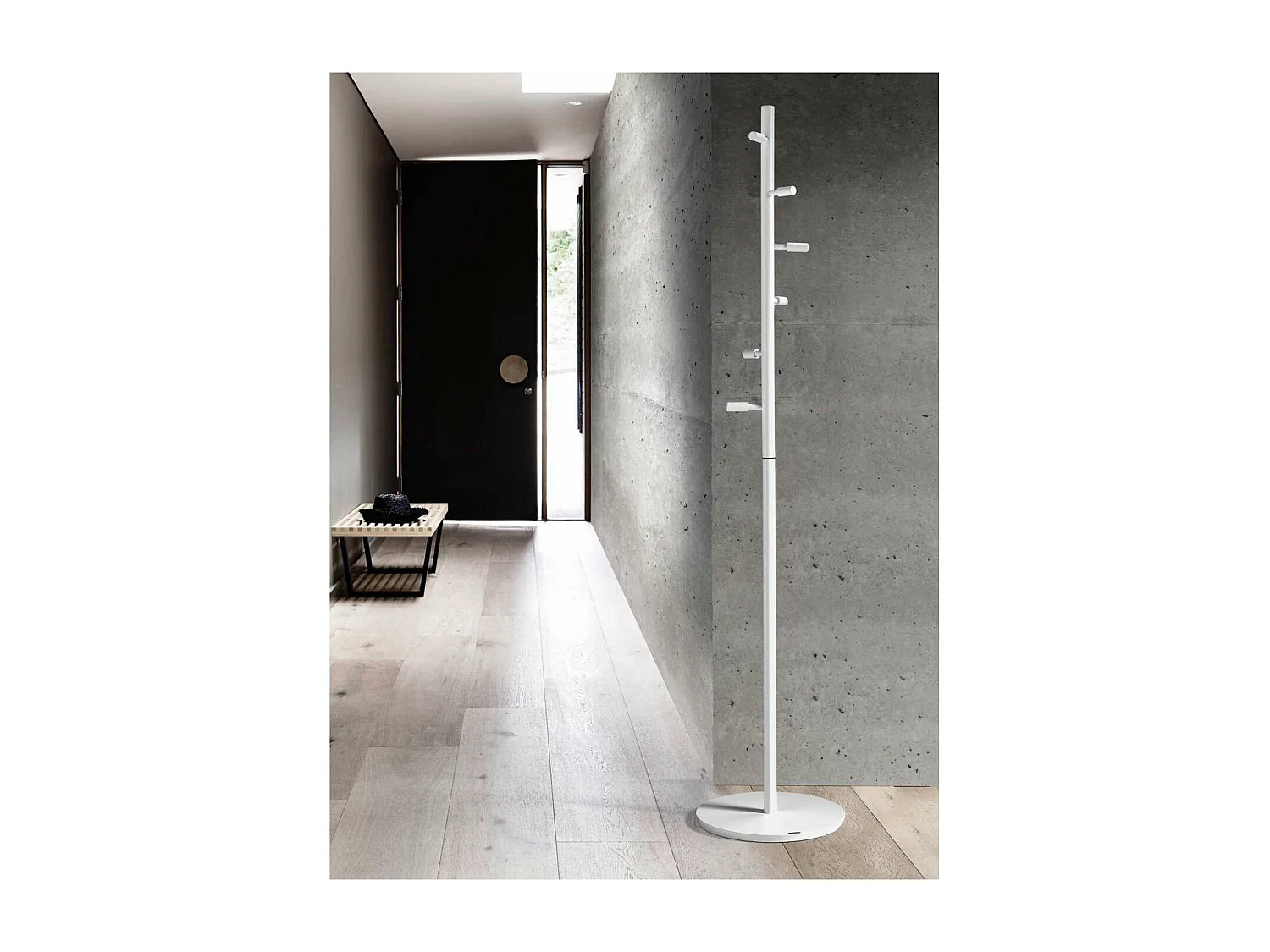 Perchero moderno mod. 401 herrajes cromo satinado lacado blanco, 185 cm(alto)35 cm(ancho)3