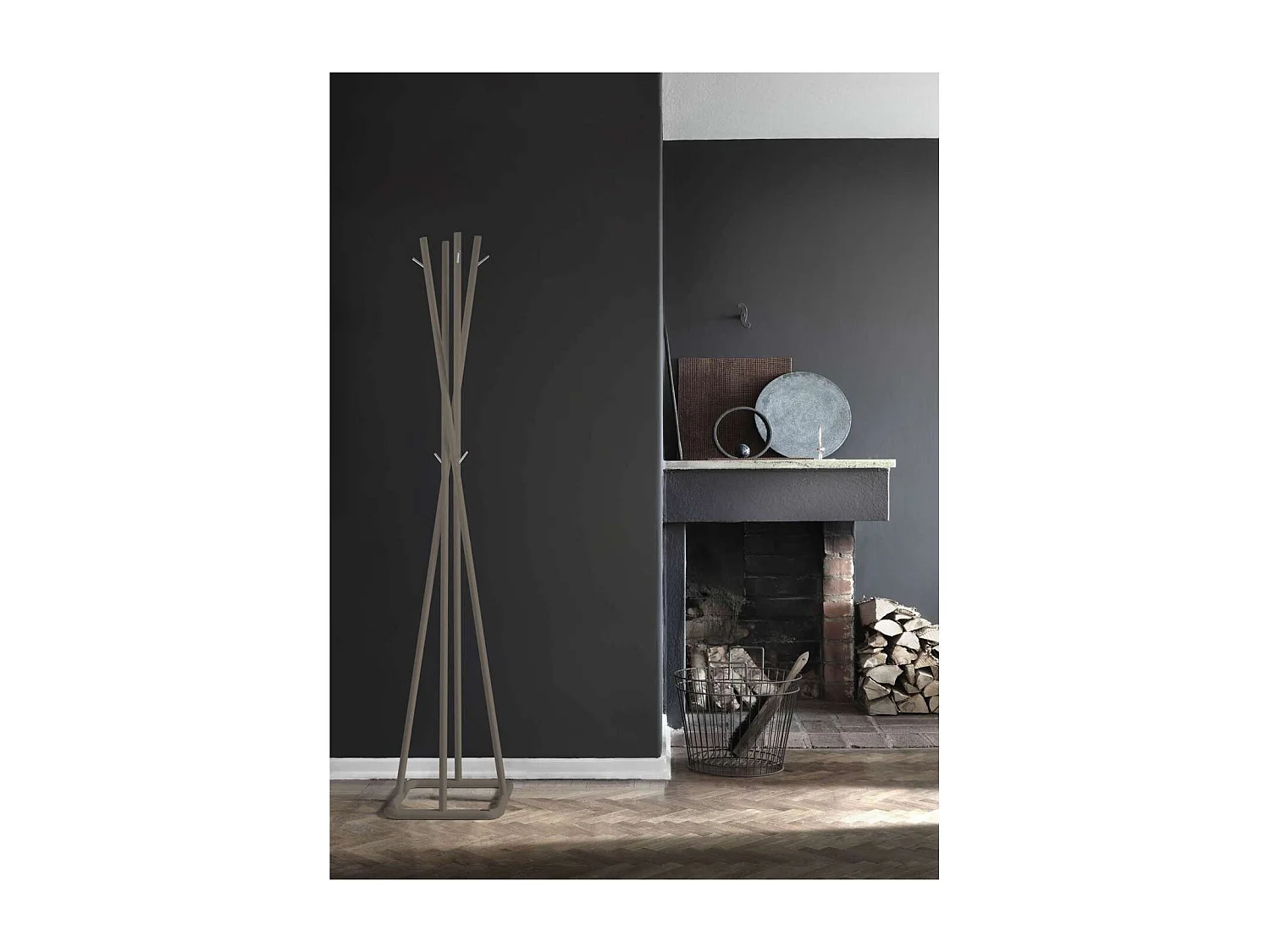 Perchero mod. 469 acabado lacado moka, 180cm(alto) 38cm(ancho) 38cm(largo)