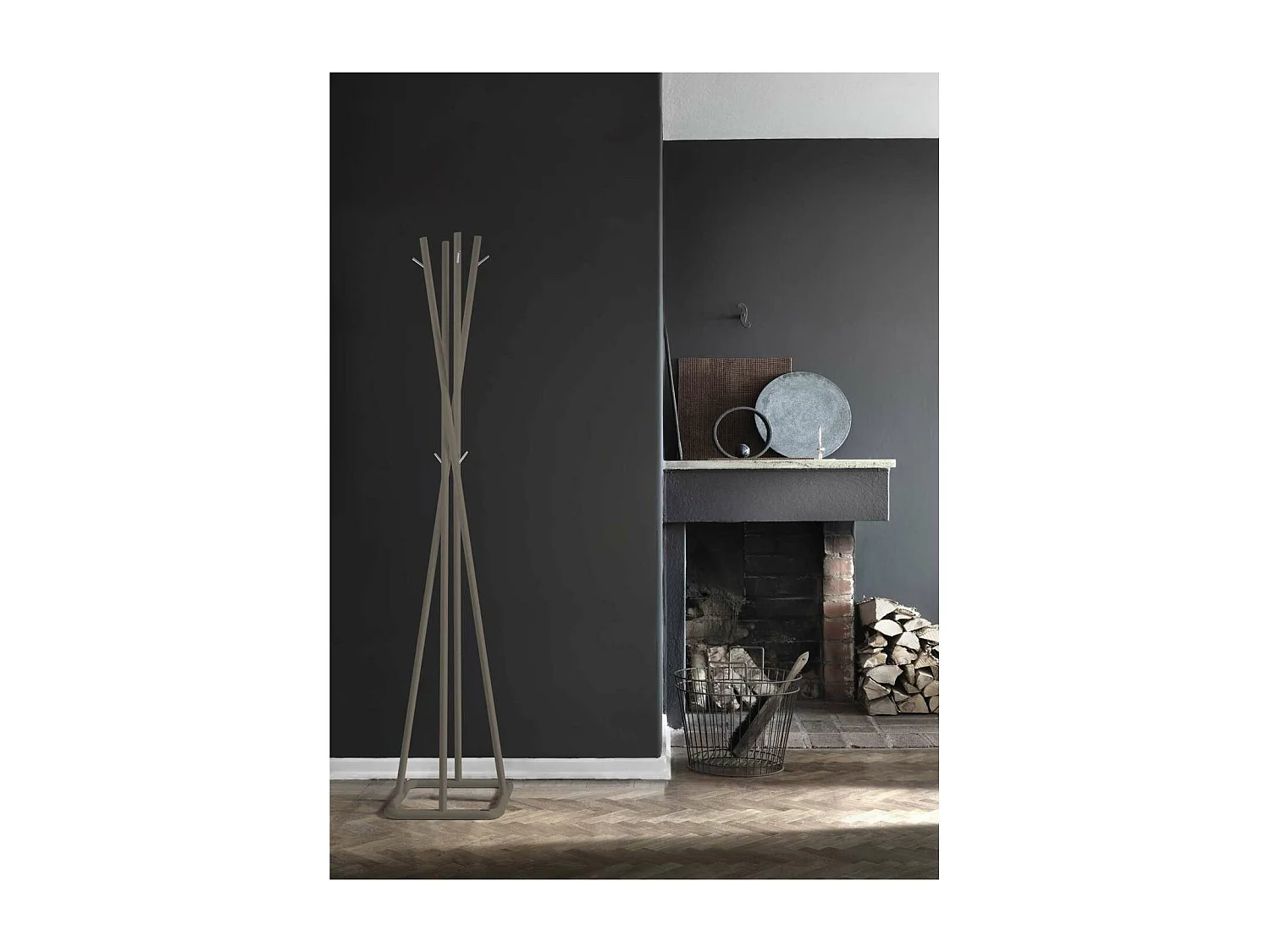 Perchero mod. 469 acabado lacado moka, 180cm(alto) 38cm(ancho) 38cm(largo)