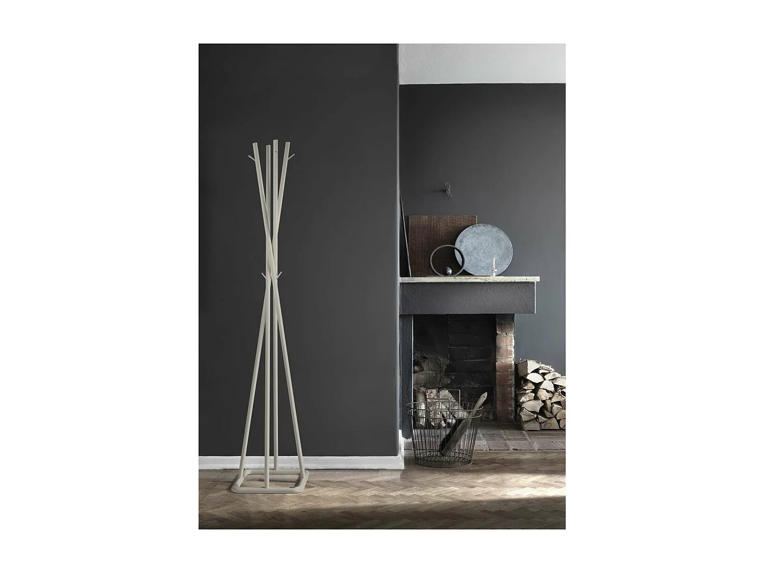 Perchero mod. 469 acabado lacado visón, 180cm(alto) 38cm(ancho) 38cm(largo)