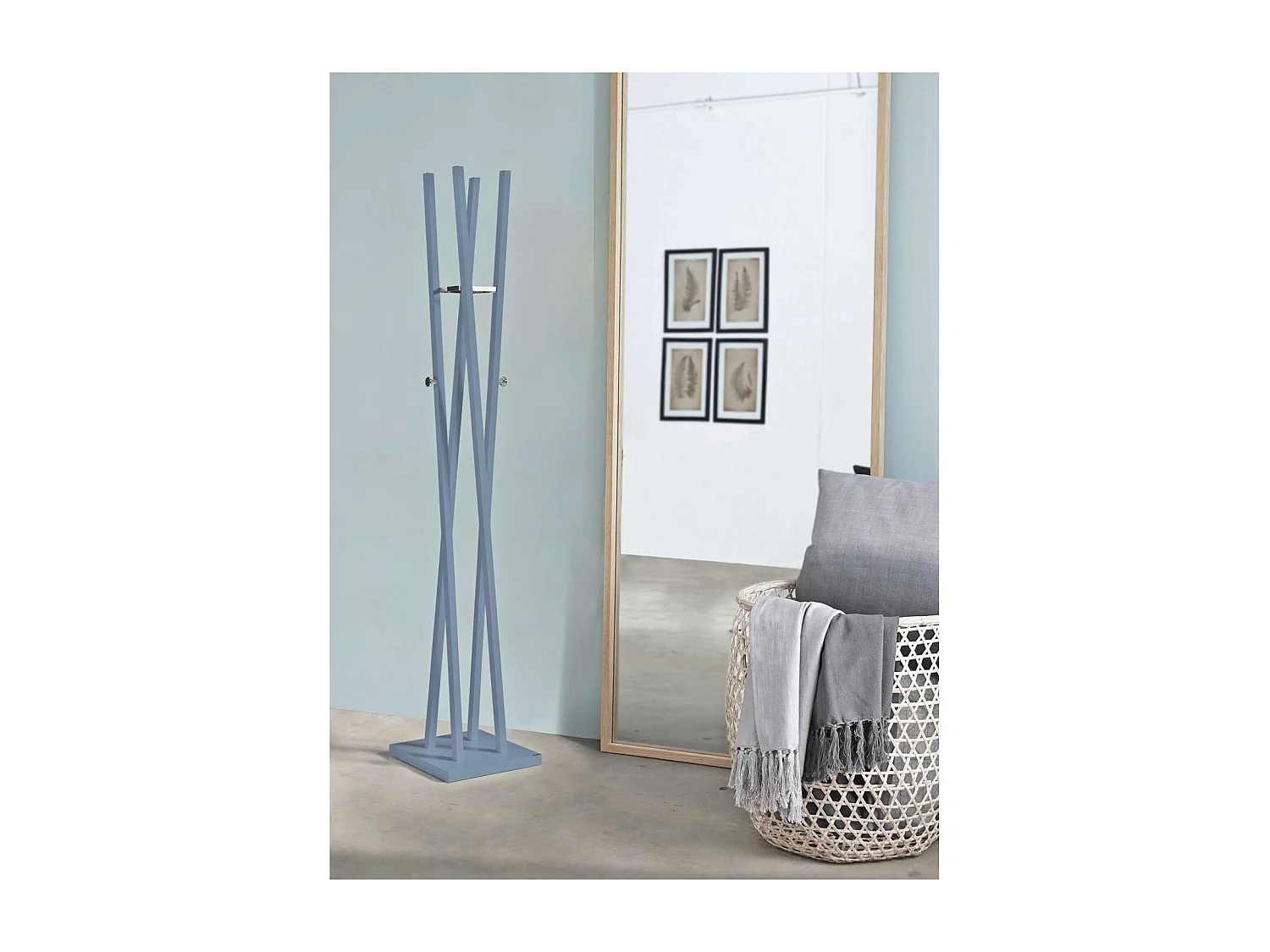 Perchero moderno mod. 470 herrajes cromo brillo lacado azul, 182 cm(alto)34 cm(ancho)34 cm