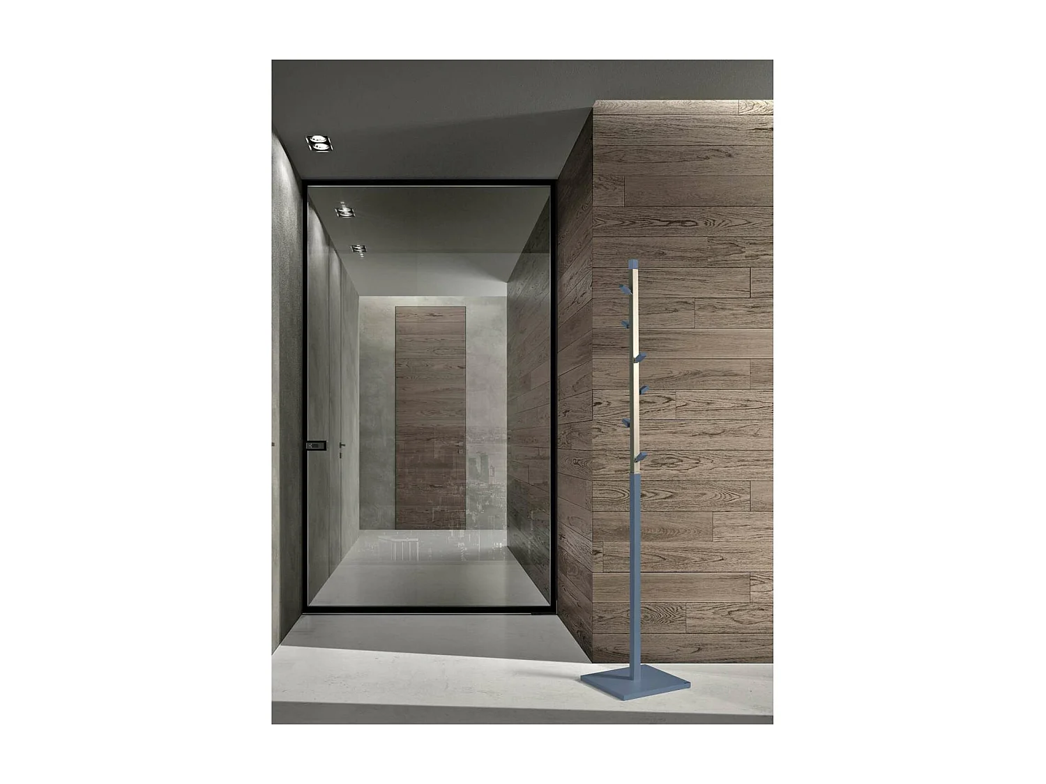 Perchero moderno mod. 428 herrajes en cromo satinado lacado azul, 180 cm(alto)34 cm(ancho)