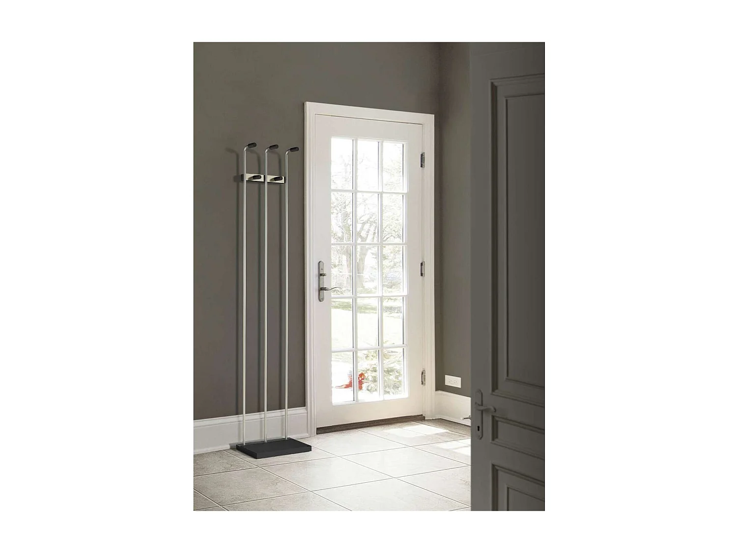 Perchero mod. 465 herrajes en cromo satinado lacado negro, 182 cm(alto)34 cm(ancho)20 cm(l