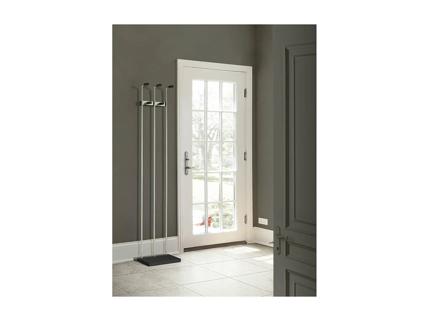 Perchero mod. 465 herrajes en cromo satinado lacado negro, 182 cm(alto)34 cm(ancho)20 cm(l