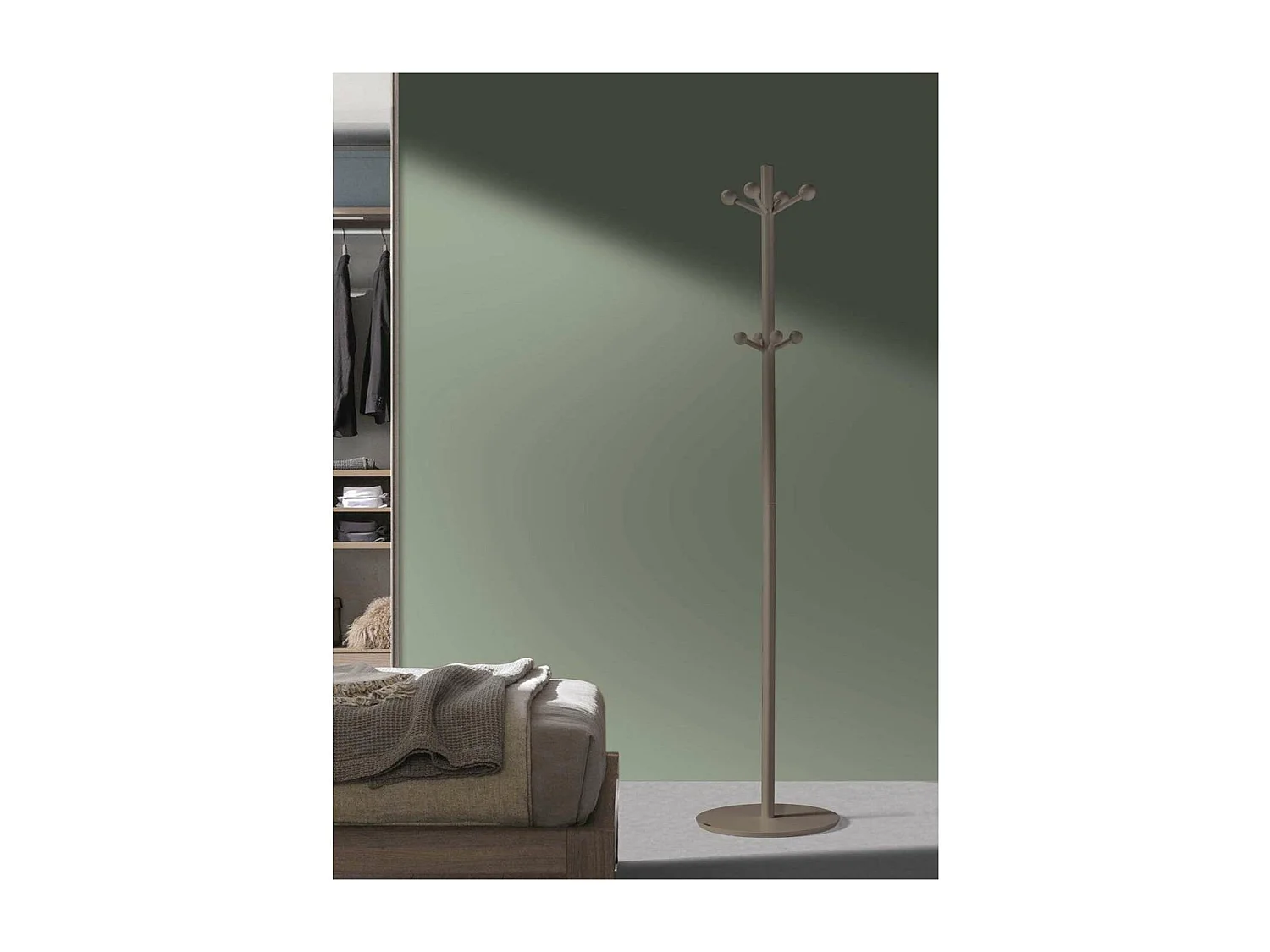 Perchero mod. 402 lacado en color moka, 180 cm(alto)37 cm(ancho)37 cm(largo)