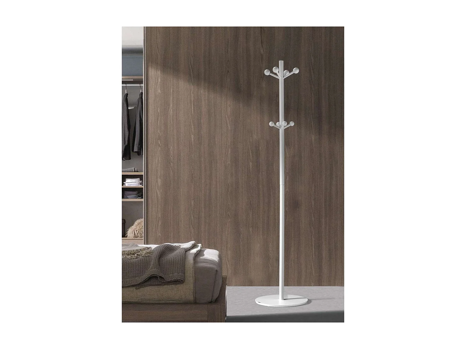 Perchero mod. 402 lacado en color blanco, 180 cm(alto)37 cm(ancho)37 cm(largo)