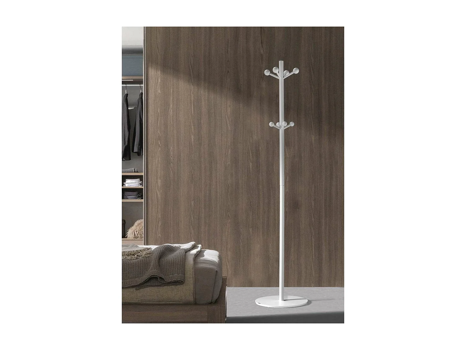 Perchero mod. 402 lacado en color blanco, 180 cm(alto)37 cm(ancho)37 cm(largo)